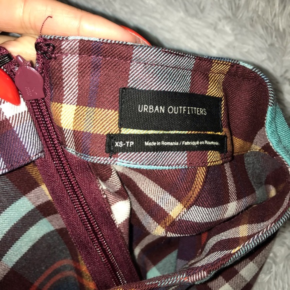 Urban Outfitters plaid notch pelmet mini skirt - Picture 6 of 6